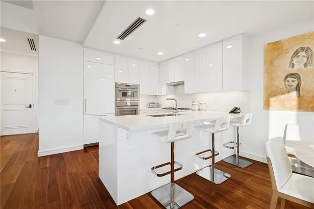 $8,000 | 2 Canal Street, Unit 2309, New Orleans, LA 70130