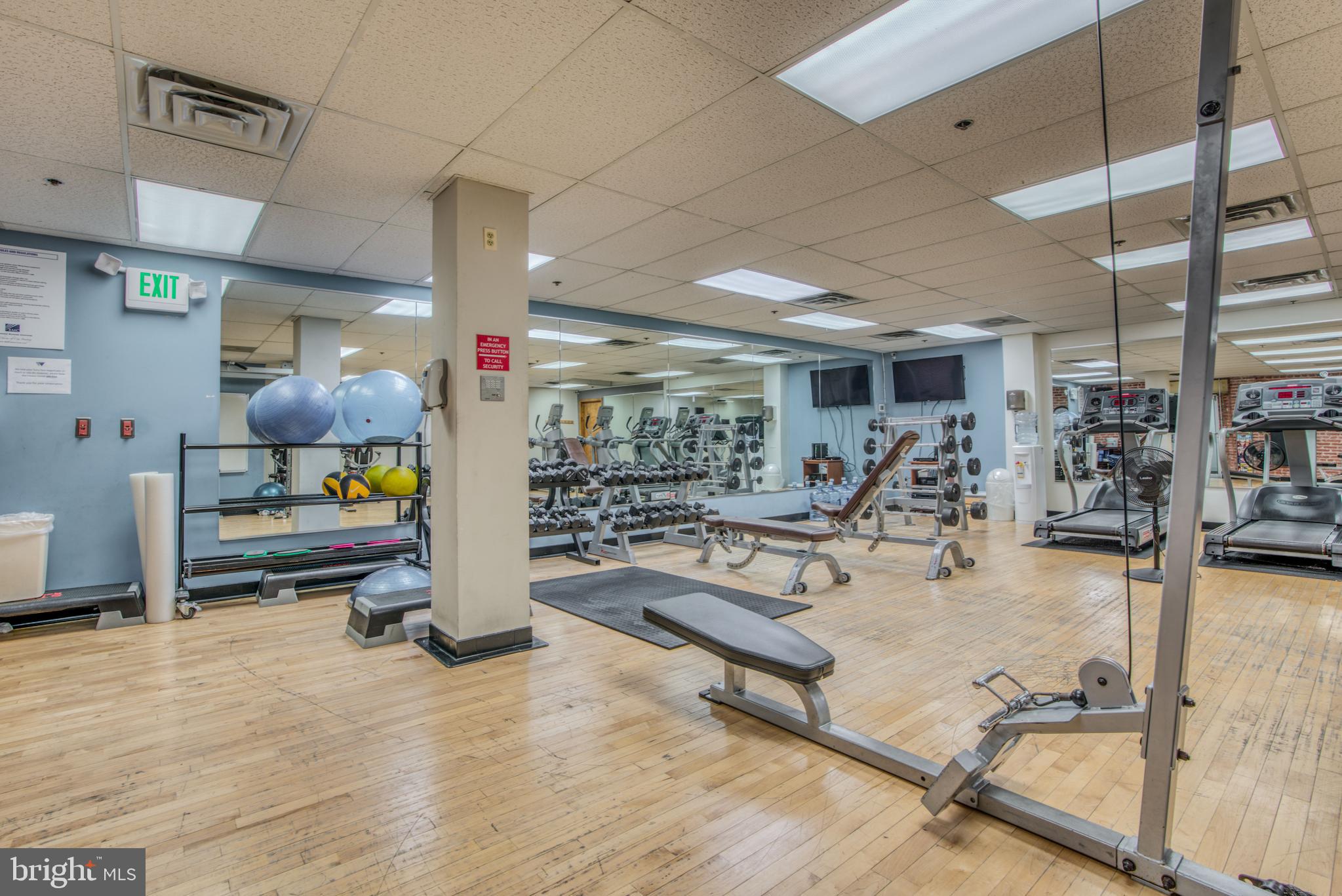 2702 Lighthouse Point East, Unit 626 Baltimore, MD 21224 - Photo 52 of 60 On-site fitness center