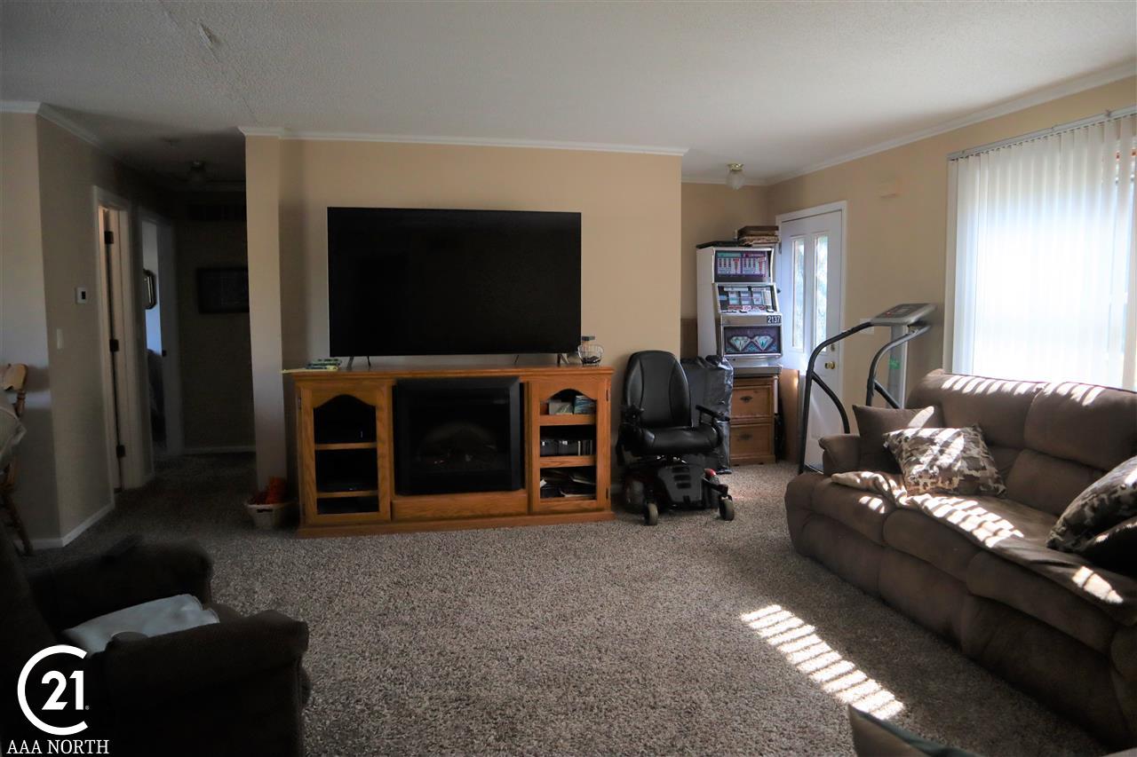 65600 Romeo Plank Road Ray, MI 48096 - Photo 5 of 40 31390640-4.JPG