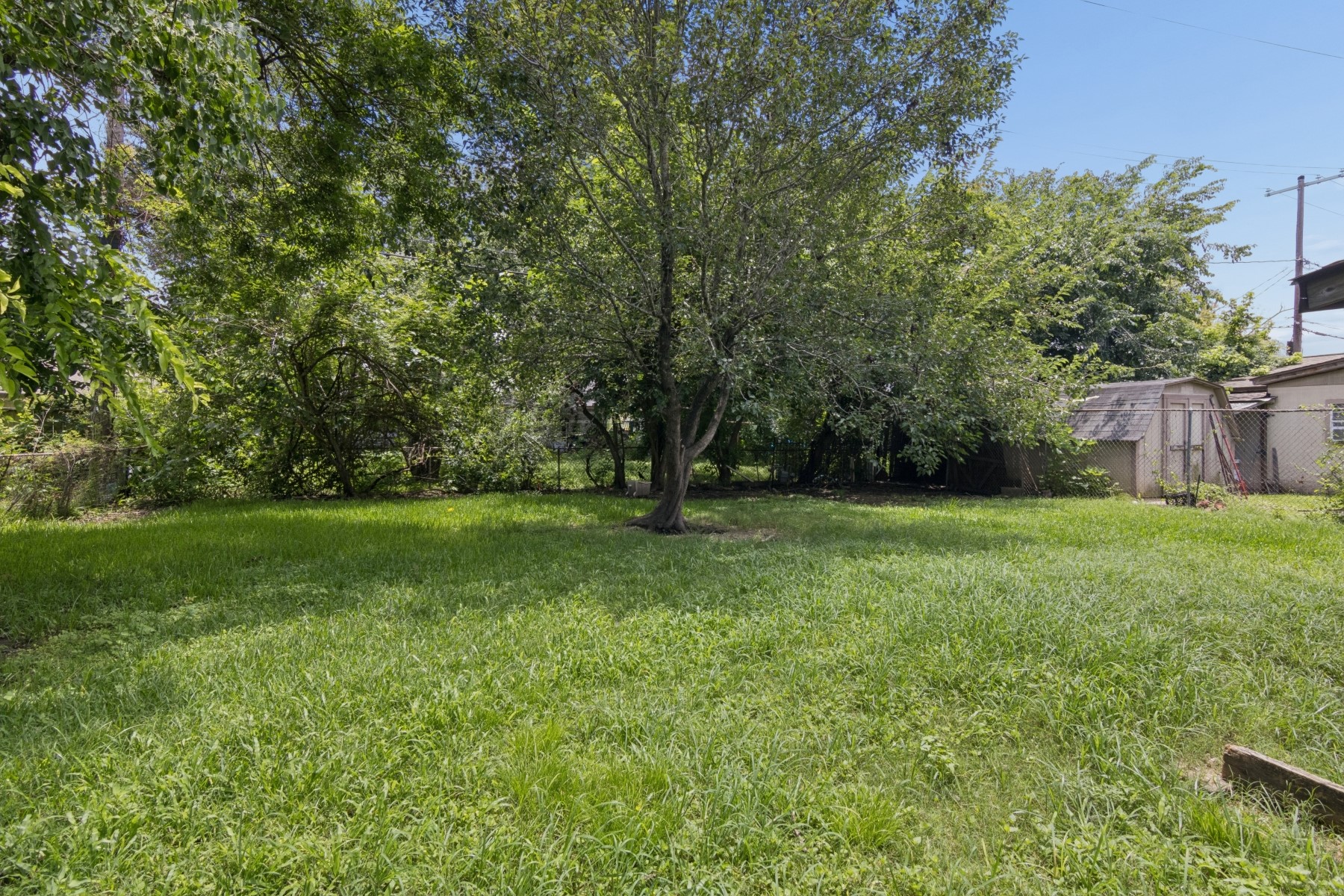 1002 Grenfell Lane Houston, TX 77076 - Photo 19 of 20 Back Yard