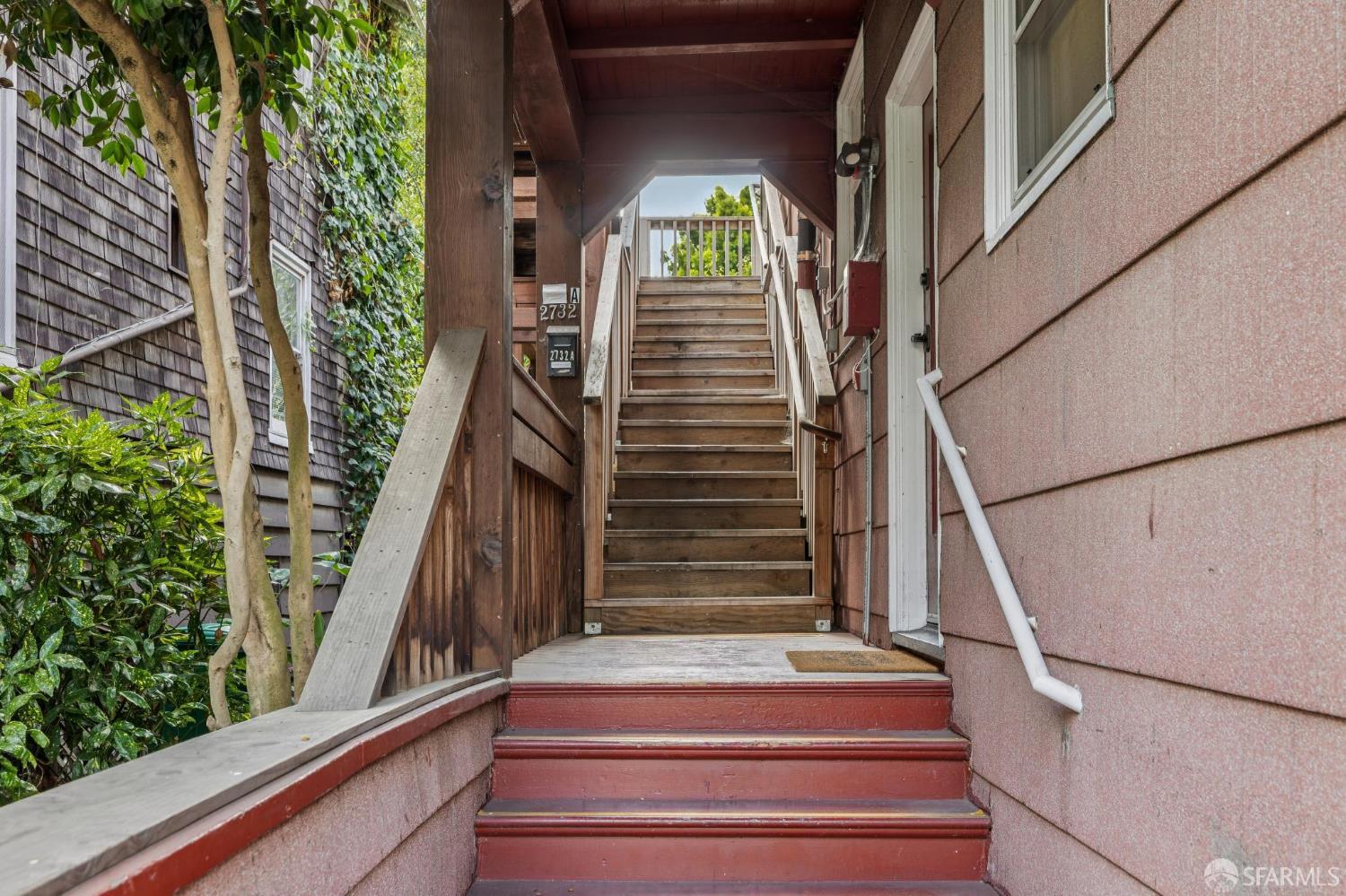2732 Parker Street Berkeley, CA 94704 - Photo 19 of 25 a view of entryway with a front door