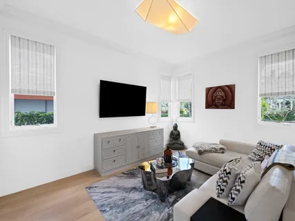 $4,695,000 | 717 Solar Isle Drive, Fort Lauderdale, FL 33301