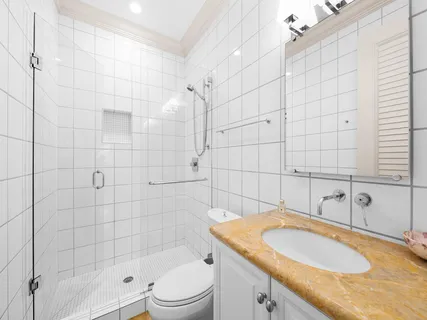 $4,695,000 | 717 Solar Isle Drive, Fort Lauderdale, FL 33301