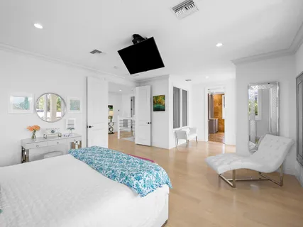 $4,695,000 | 717 Solar Isle Drive, Fort Lauderdale, FL 33301