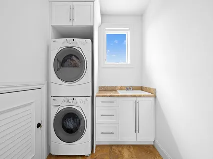 $4,695,000 | 717 Solar Isle Drive, Fort Lauderdale, FL 33301