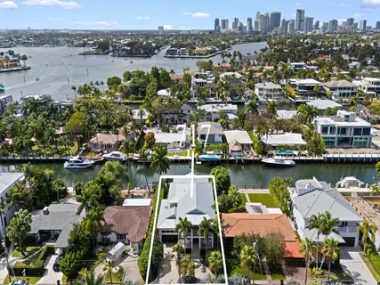 $4,695,000 | 717 Solar Isle Drive, Fort Lauderdale, FL 33301