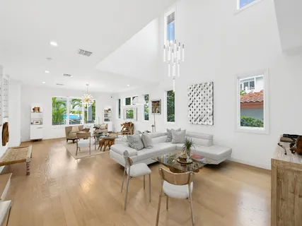 $4,695,000 | 717 Solar Isle Drive, Fort Lauderdale, FL 33301