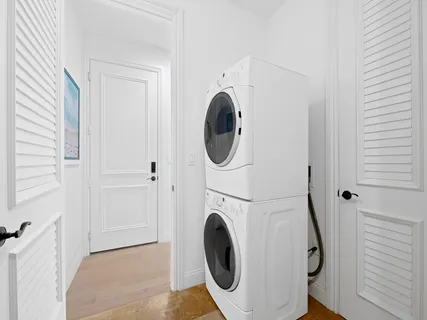 $4,695,000 | 717 Solar Isle Drive, Fort Lauderdale, FL 33301