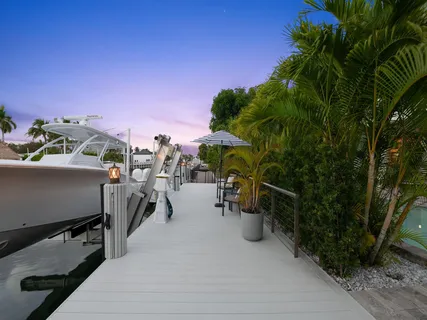$4,695,000 | 717 Solar Isle Drive, Fort Lauderdale, FL 33301