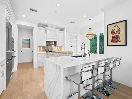 $4,695,000 | 717 Solar Isle Drive, Fort Lauderdale, FL 33301