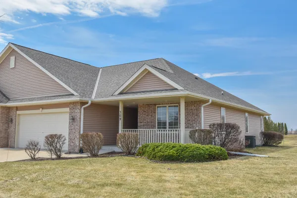 $299,900 | 309 La Roche Lane, Belgium, WI 53004