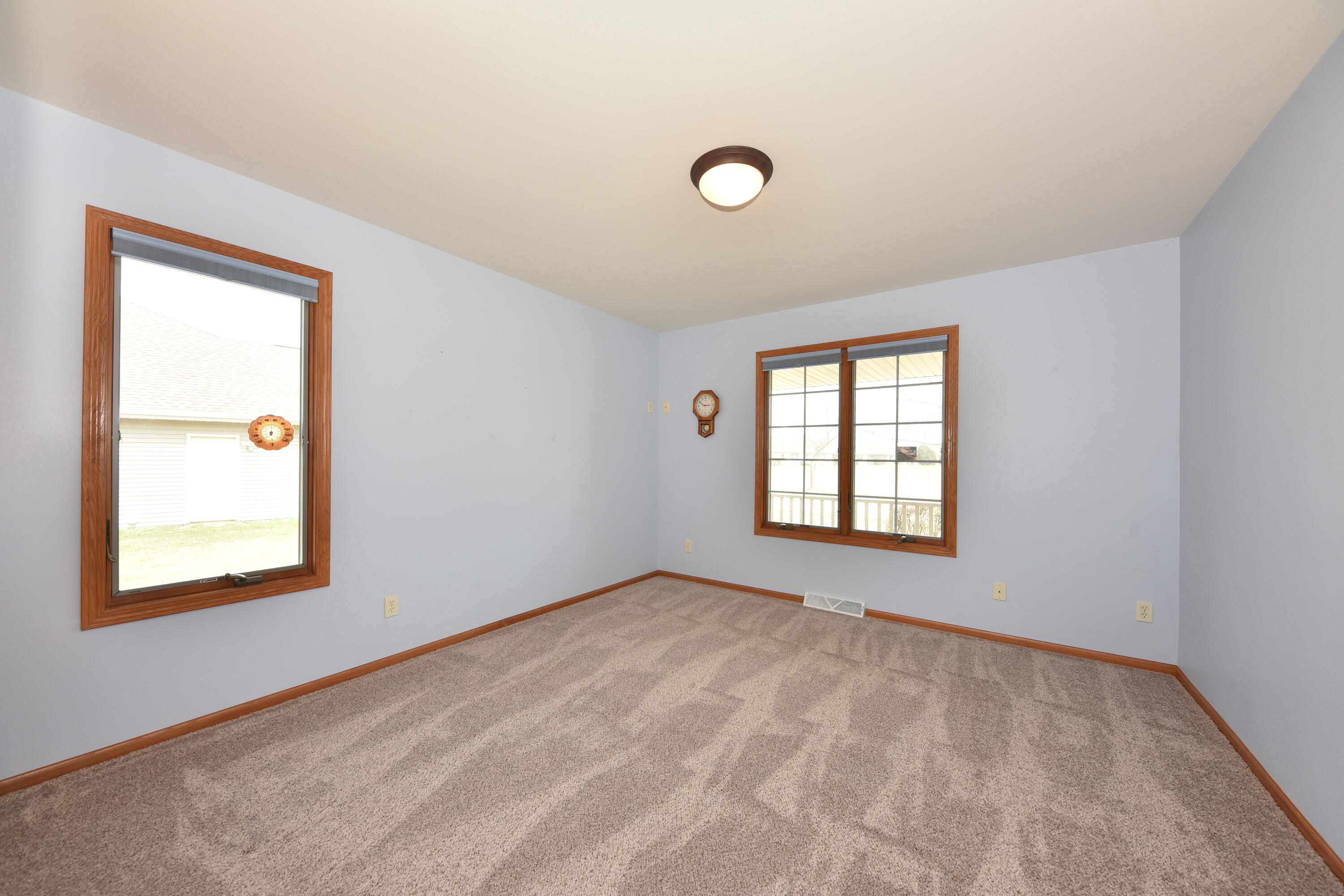 309 La Roche Lane Belgium, WI 53004 - Photo 23 of 32 Bedroom 2