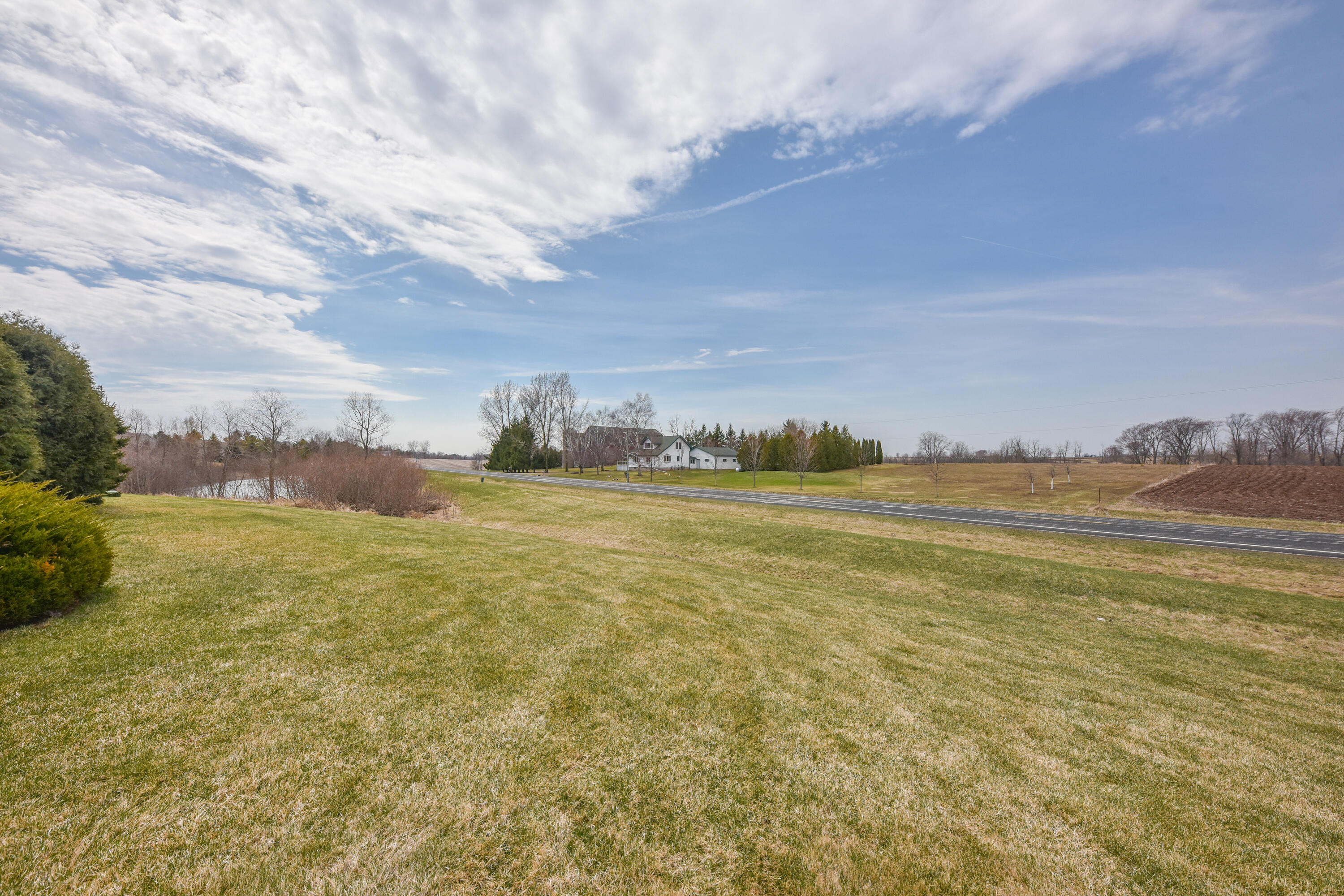 309 La Roche Lane Belgium, WI 53004 - Photo 31 of 32 View to the west