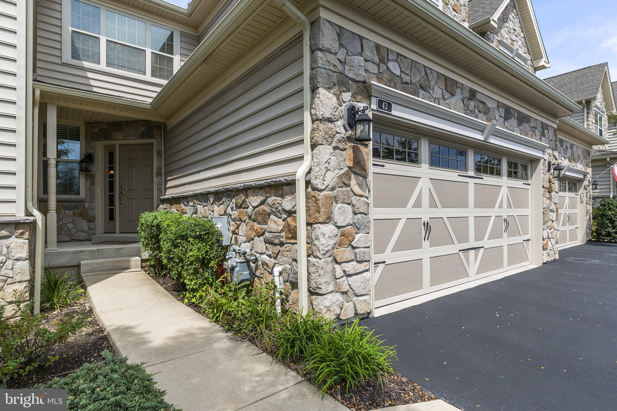 43 Tulip Drive Malvern, PA 19355 - Photo 3 of 31