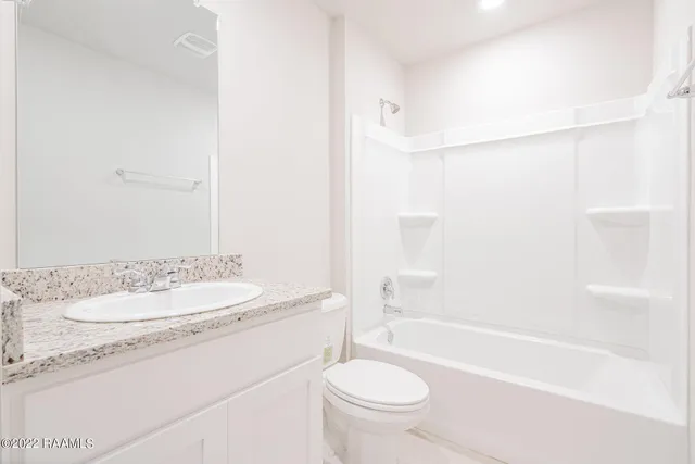 $2,000 | 130 Lucille Drive, Maurice, LA 70555