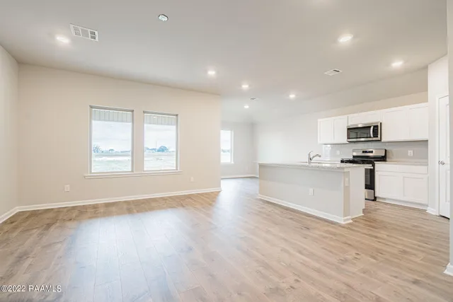 $2,000 | 130 Lucille Drive, Maurice, LA 70555