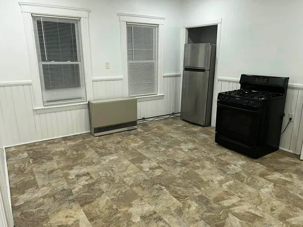 $2,100 | 58 Tower Street, Unit 3, Worcester, MA 01606