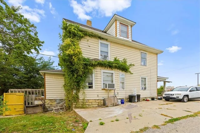 $225,000 | 743-745 Tauromee Avenue, Kansas City, KS 66101