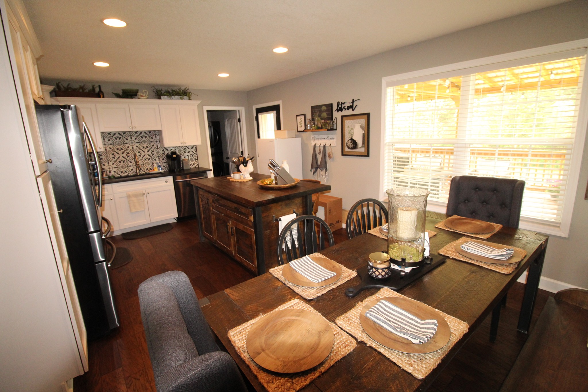 128 East Carter Road Portland, TN 37148 - Photo 5 of 26 a living room with furniture and a table