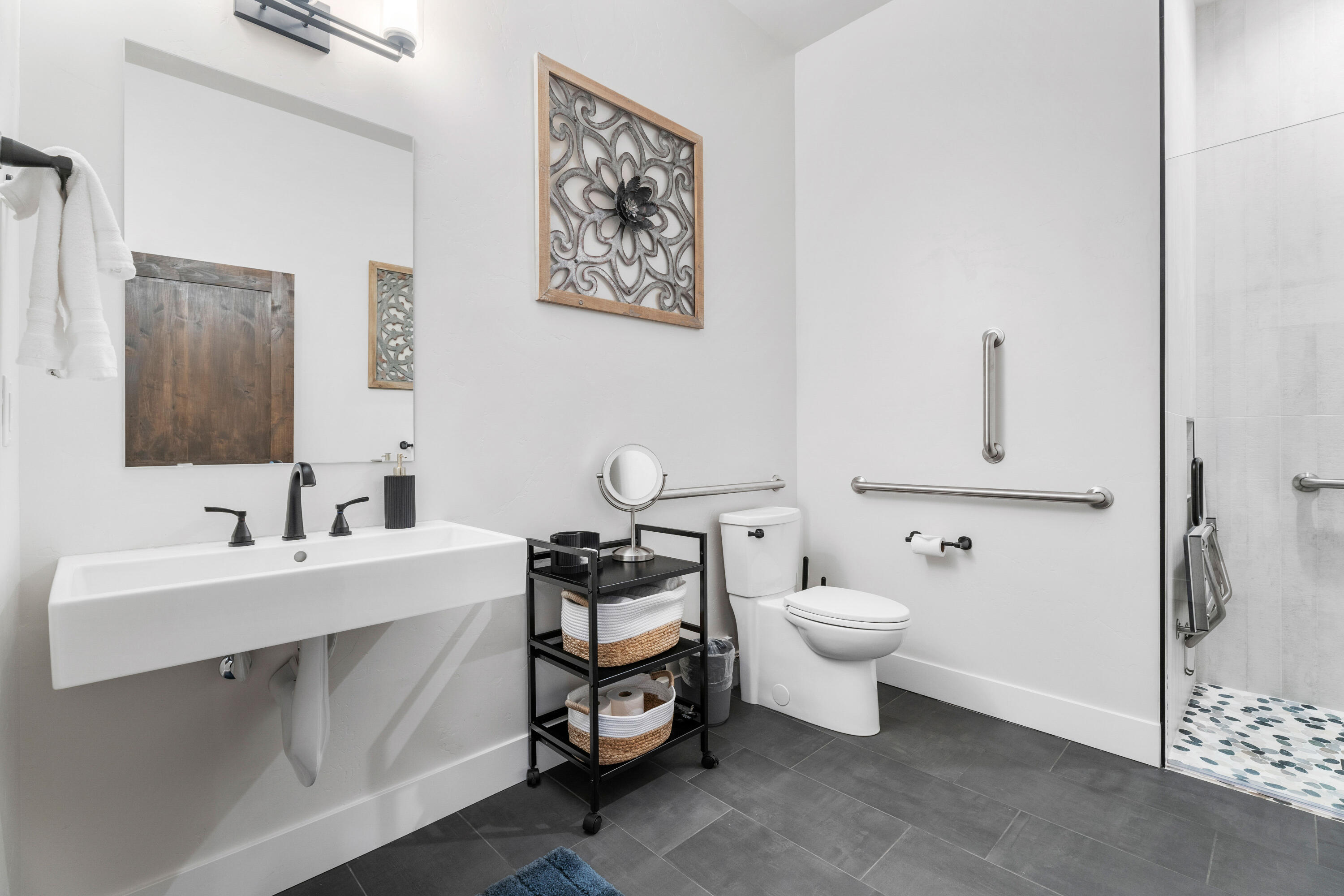 18160 Forestbrook Loop Bend, Unit 5 Bend, OR 97707 - Photo 28 of 37 Studio Bath