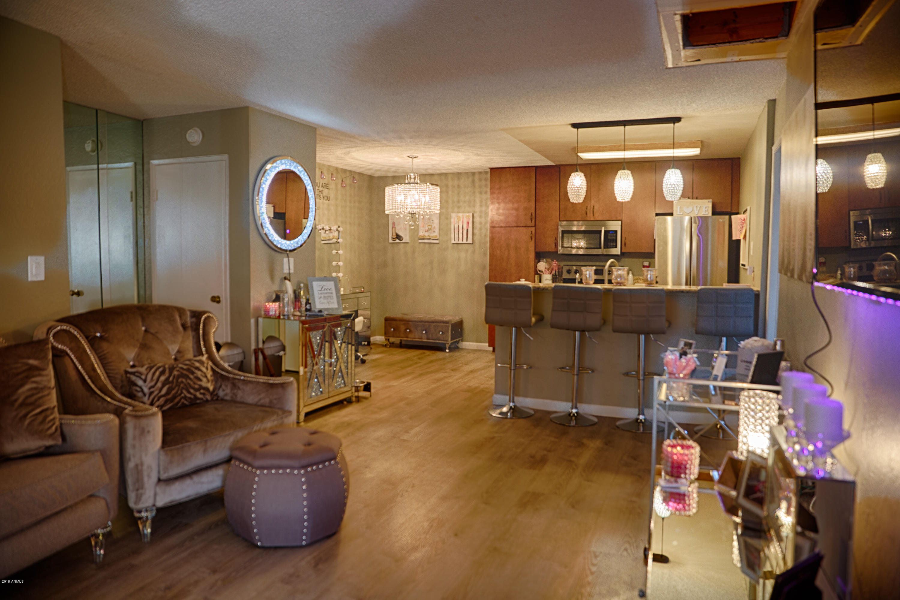5525 East Thomas Road, Unit B12 Phoenix, AZ 85018 - Photo 13 of 20 living room and kitchen