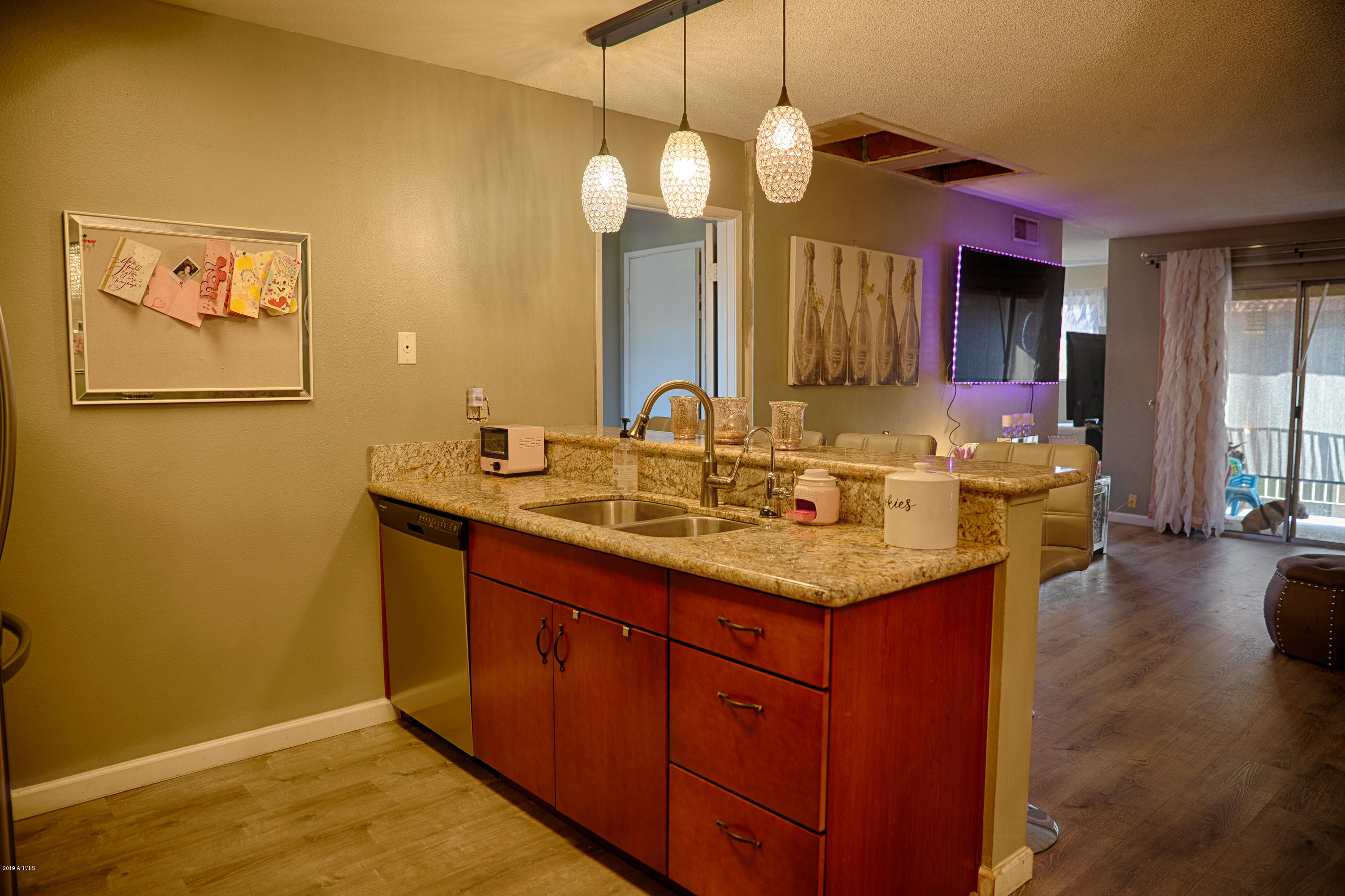 5525 East Thomas Road, Unit B12 Phoenix, AZ 85018 - Photo 17 of 20 kitchen