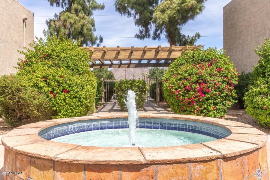 5525 East Thomas Road, Unit B12 Phoenix, AZ 85018 - Photo 20 of 20 fountain