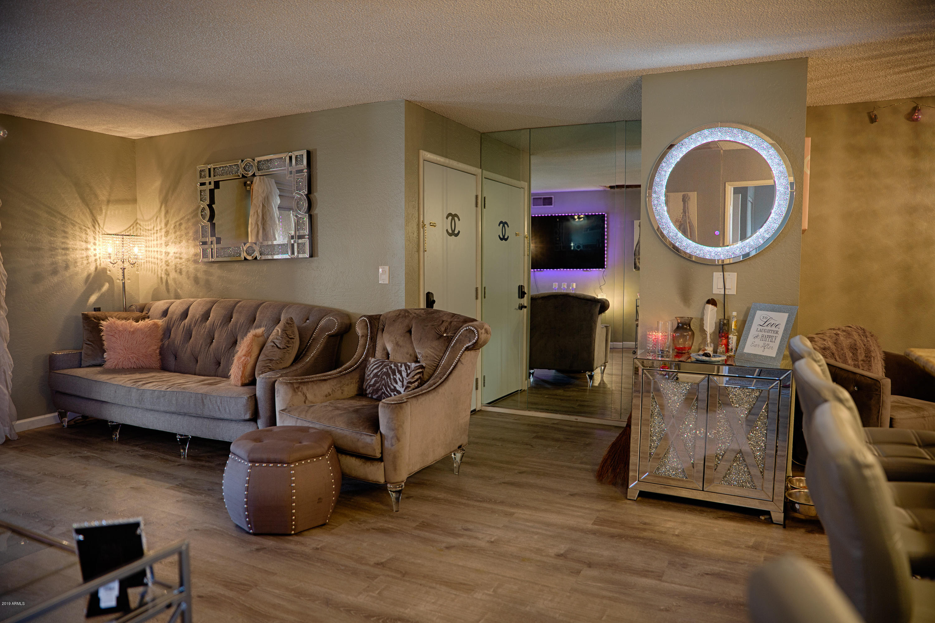 5525 East Thomas Road, Unit B12 Phoenix, AZ 85018 - Photo 2 of 20 living room