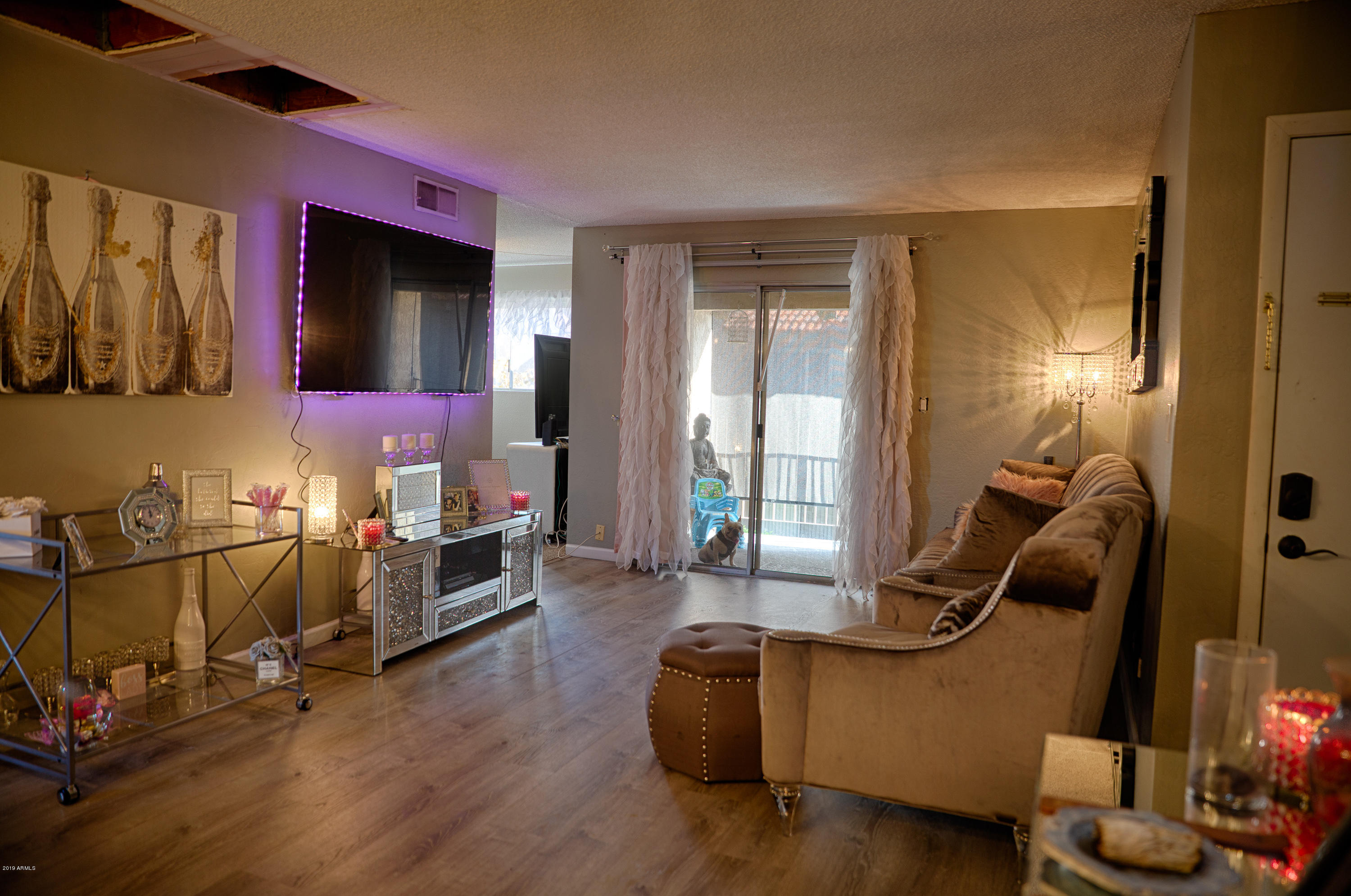 5525 East Thomas Road, Unit B12 Phoenix, AZ 85018 - Photo 7 of 20 Living room