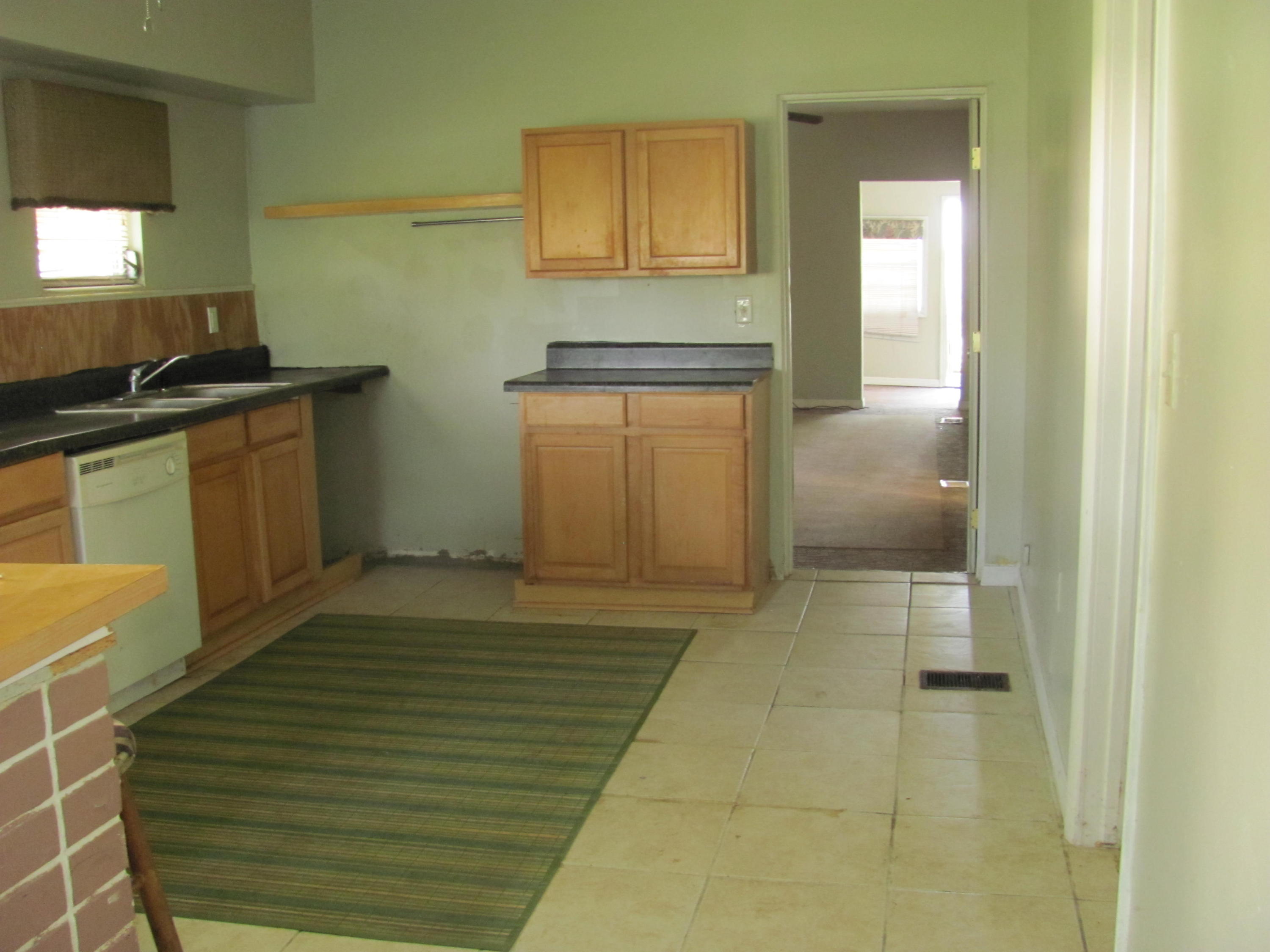 2431 Bacom Point Road Pahokee, FL 33476 - Photo 7 of 13 Kitchen