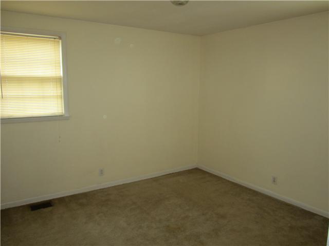 116 North Valley Road Hendersonville, TN 37075 - Photo 9 of 13 Master Bedroom