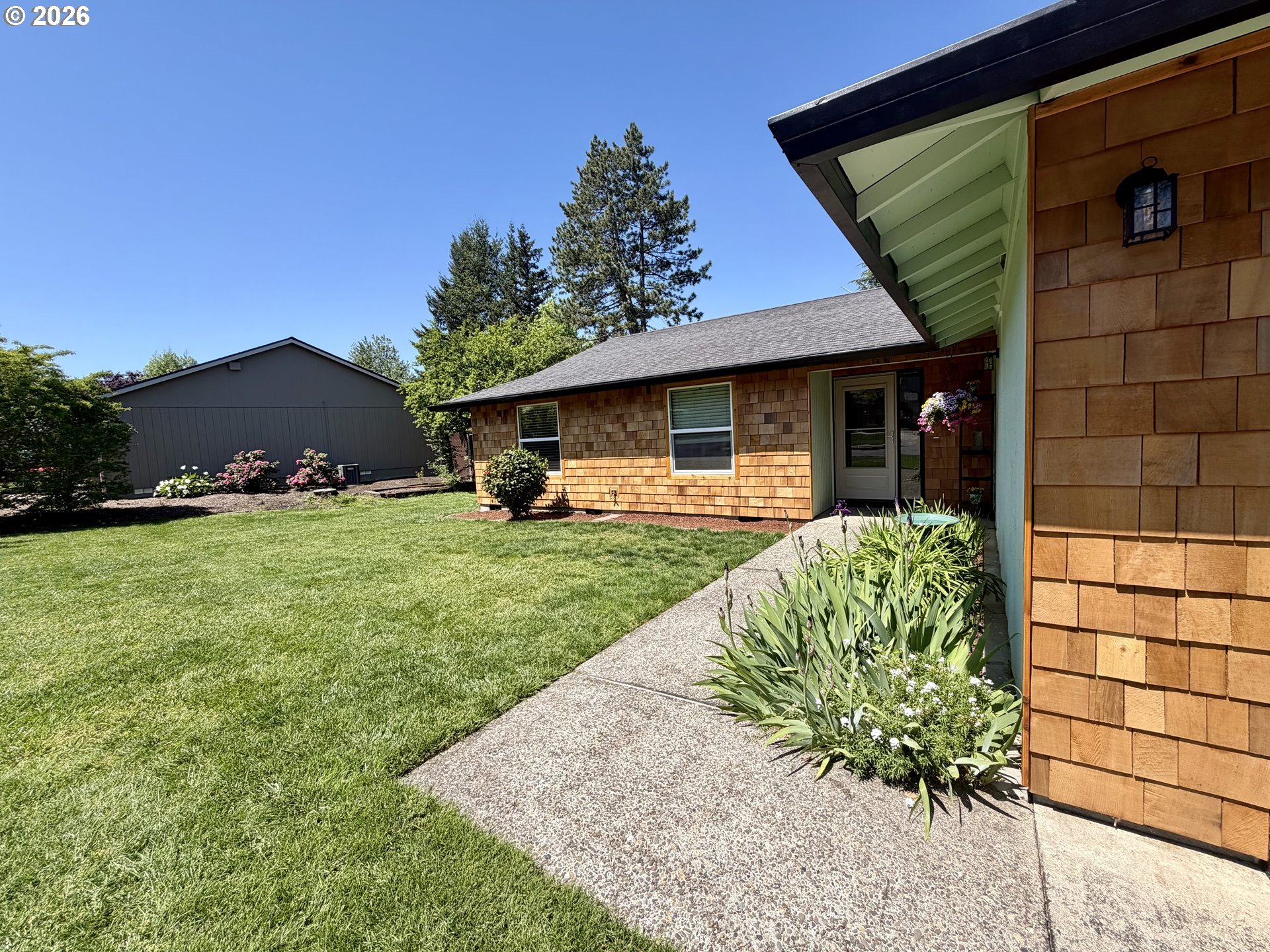 2715 Southwest 31st Street Gresham, OR 97080 - Photo 4 of 36