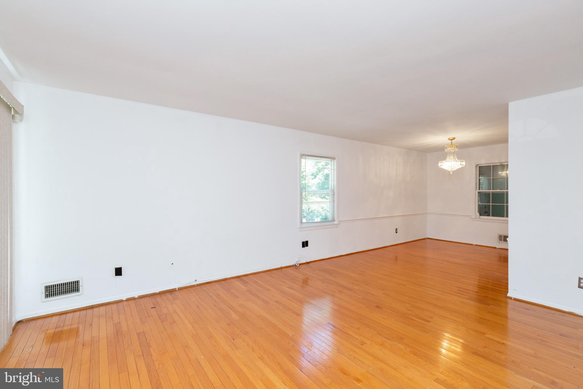 3805 Littleton Street Silver Spring, MD 20906 - Photo 4 of 41 Living Room