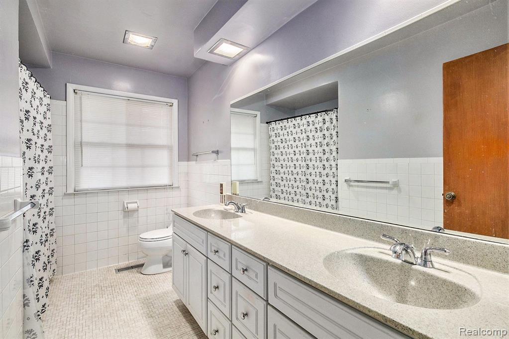 5730 Burnham Road Bloomfield Hills, MI 48301 - Photo 13 of 22
