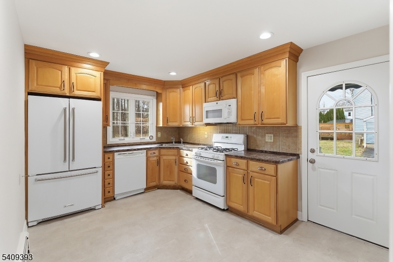 72 Prospect Street Paramus, NJ 07652 - Photo 20 of 24