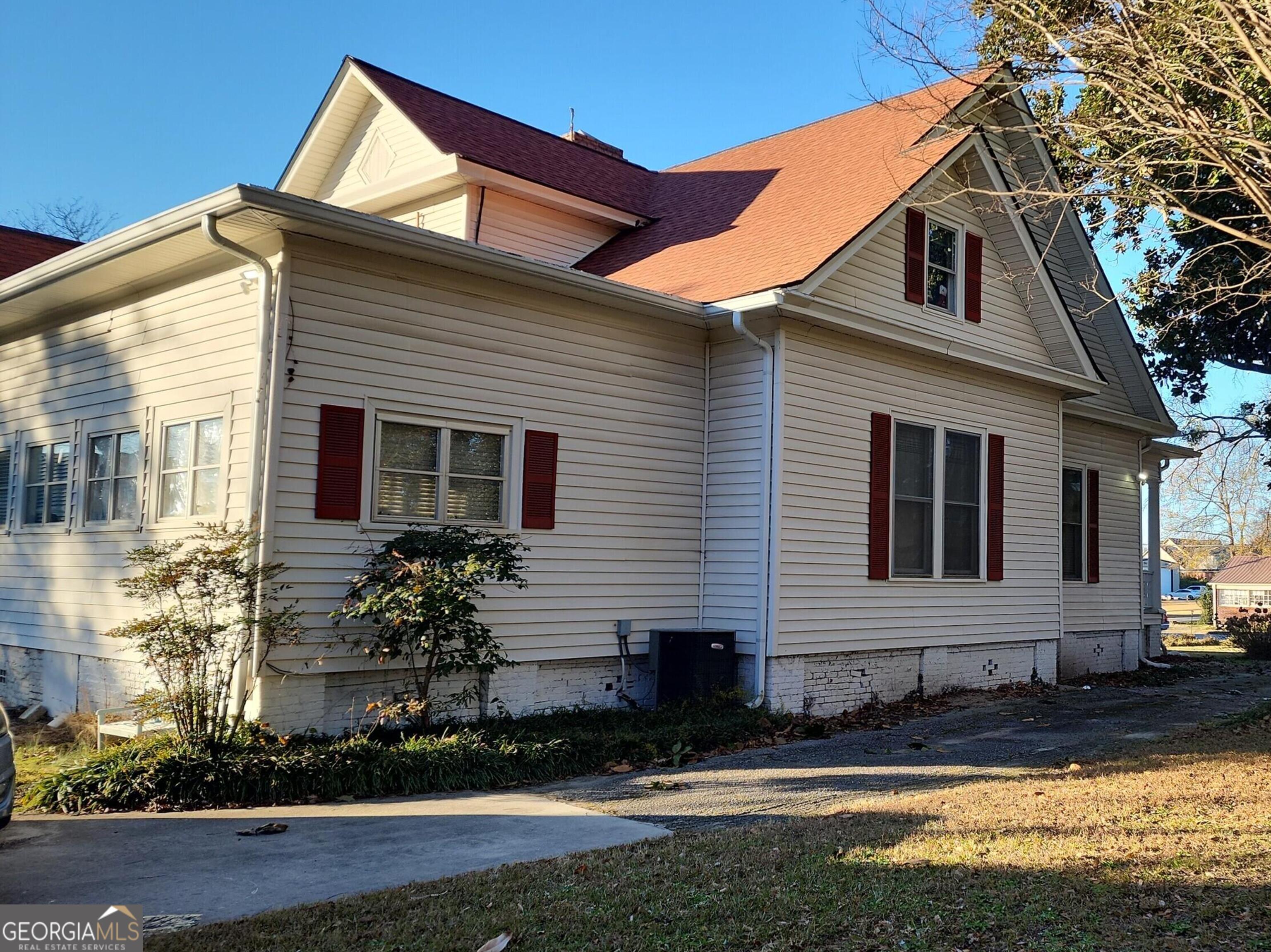 121 Cook Street Royston, GA 30662 - Photo 3 of 58