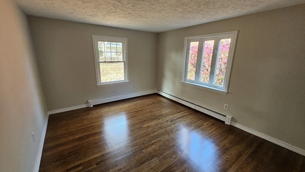 395 Hollis Road Lunenburg, MA 01462 - Photo 21 of 29 Gallery Image 21