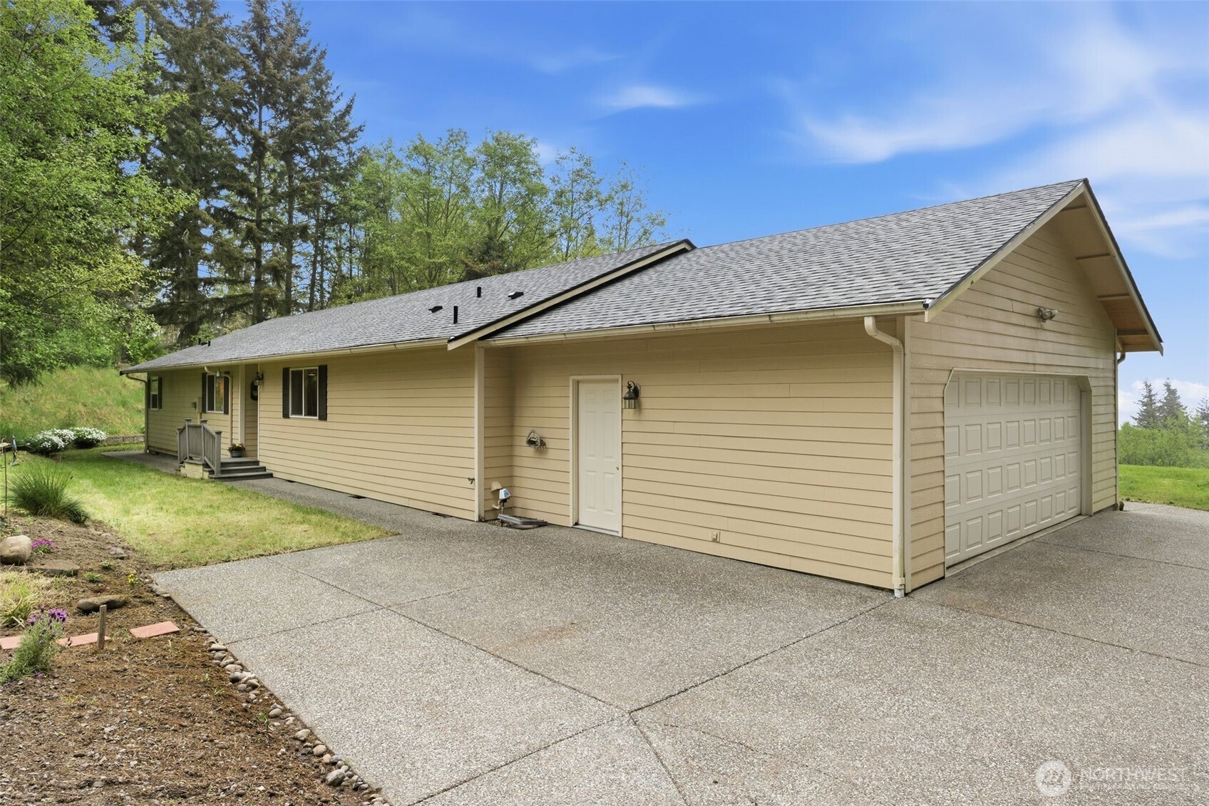 99 North Cross Island Road Camano Island, WA 98282 - Photo 3 of 39