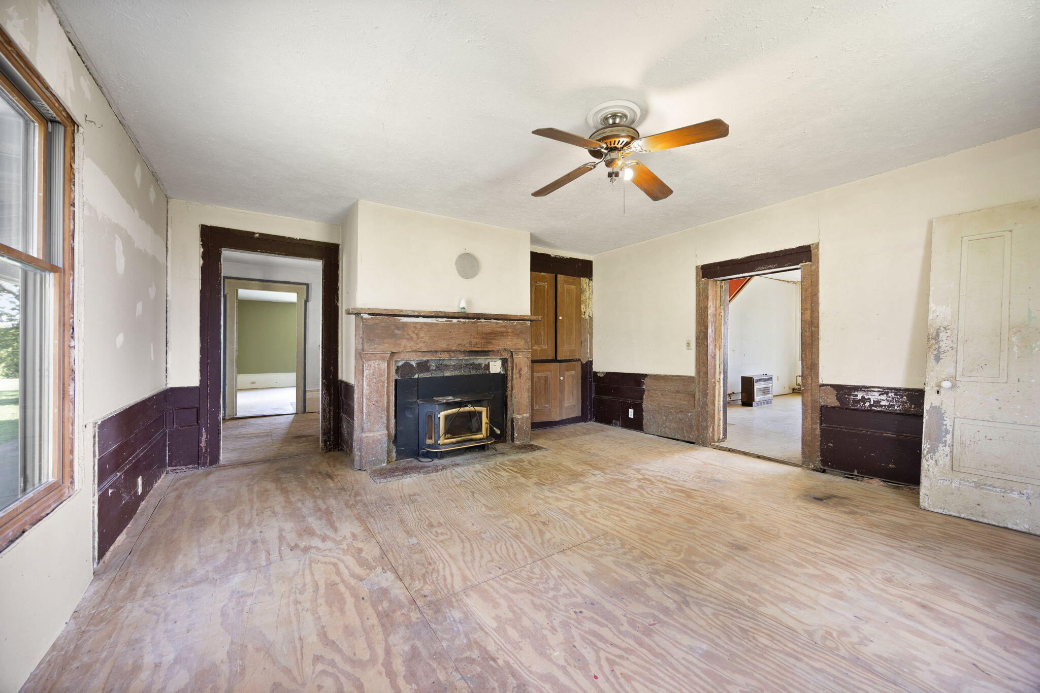 340 Henry Robinson Road Salvisa, KY 40372 - Photo 14 of 53 Living Room