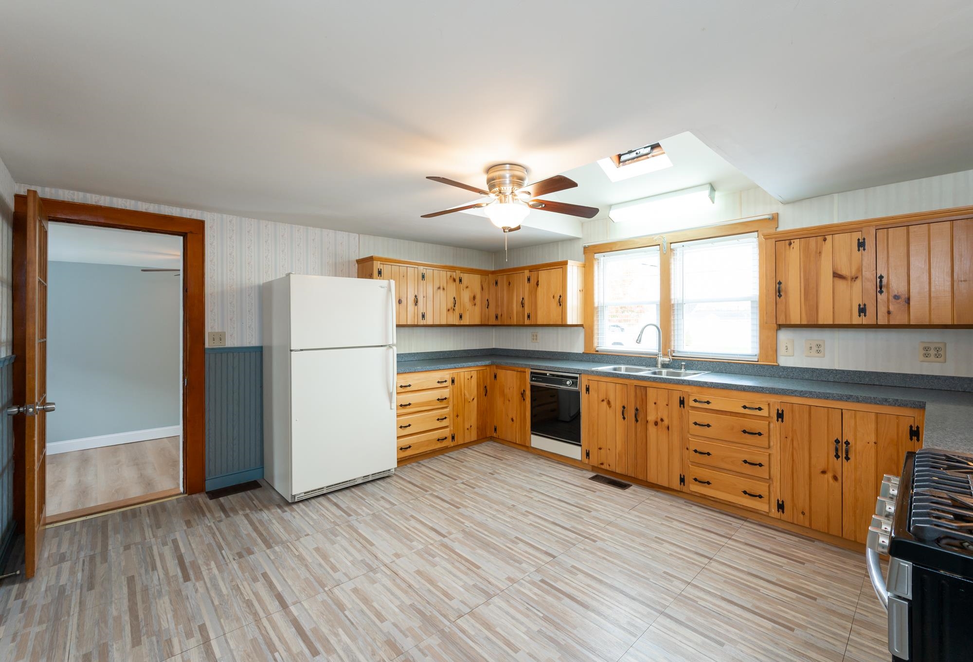 41 New Dunstable Road Nashua, NH 03060 - Photo 9 of 43 Gallery Image 9