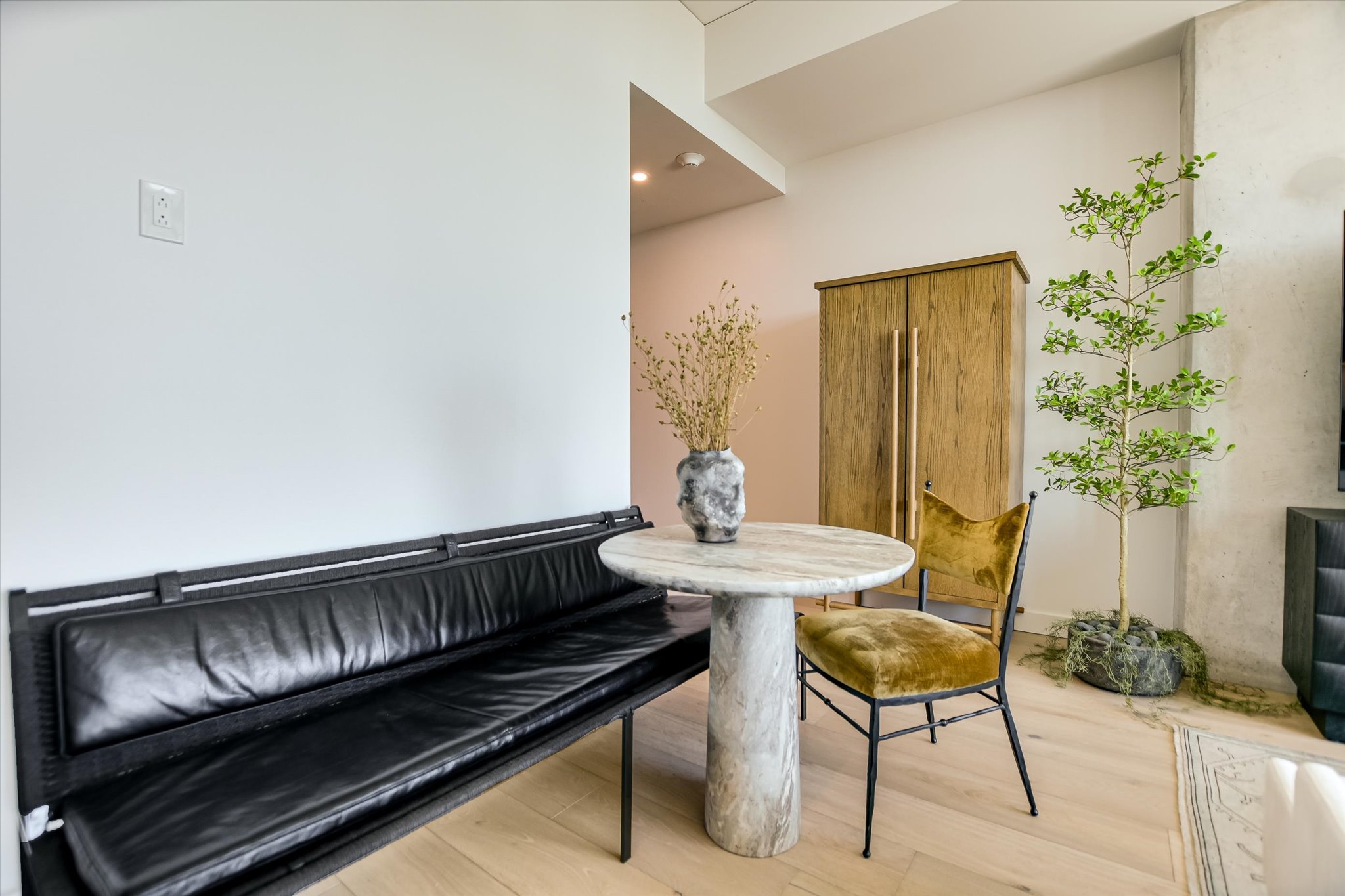 610 Davis Street, Unit 2607 Austin, TX 78701 - Photo 24 of 29 photo shown is of a similar floor plan on the 40th floor
