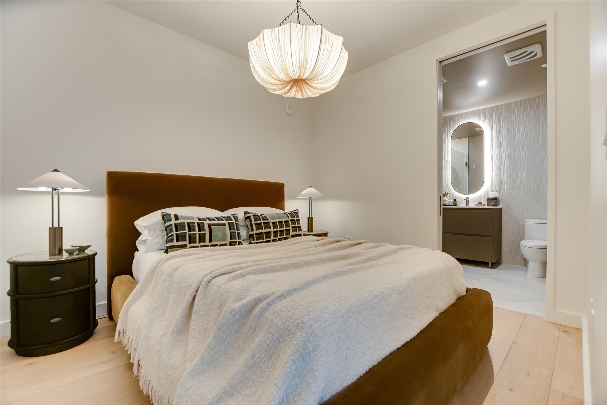 610 Davis Street, Unit 2607 Austin, TX 78701 - Photo 27 of 29 photo shown is of a similar floor plan on the 40th floor