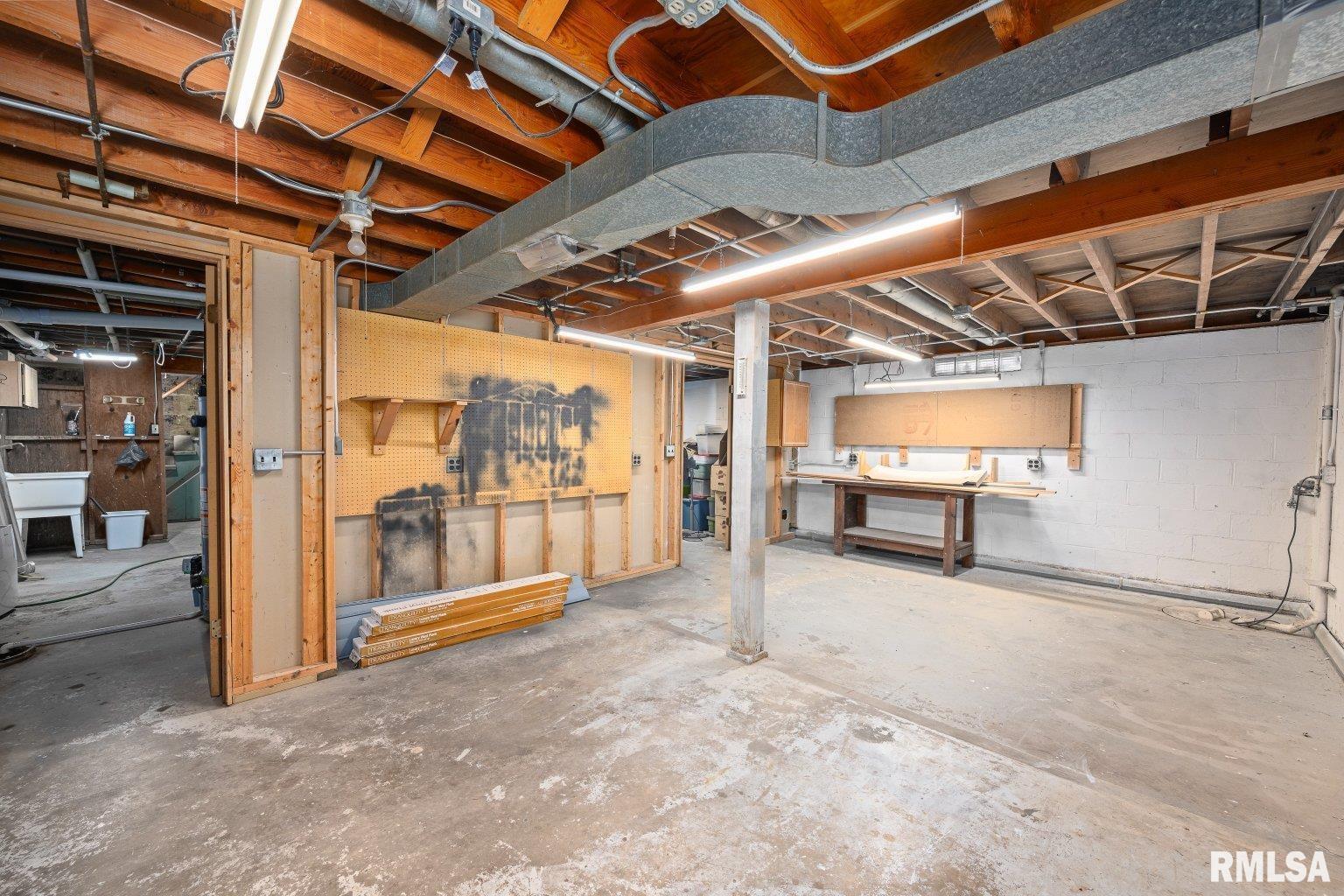 2946 Jersey Ridge Road Davenport, IA 52803 - Photo 27 of 28 Gallery Image 27