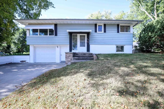 $265,000 | 3305 18th Avenue Northwest, Rochester, MN 55901
