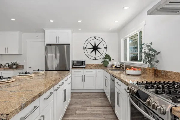 $1,700,000 | 1570 Avenida De Los Lirios, Encinitas, CA 92024