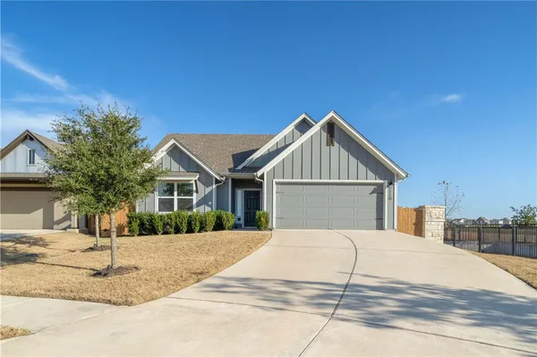 $2,300 | 7329 Sentry Path, Austin, TX 78744