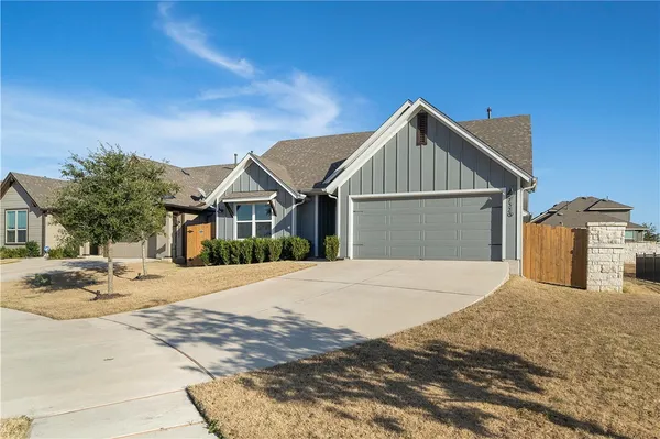 $2,300 | 7329 Sentry Path, Austin, TX 78744