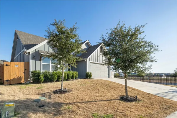 $2,300 | 7329 Sentry Path, Austin, TX 78744