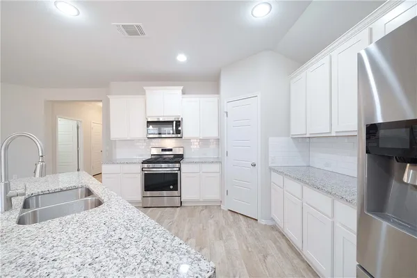 $2,300 | 7329 Sentry Path, Austin, TX 78744