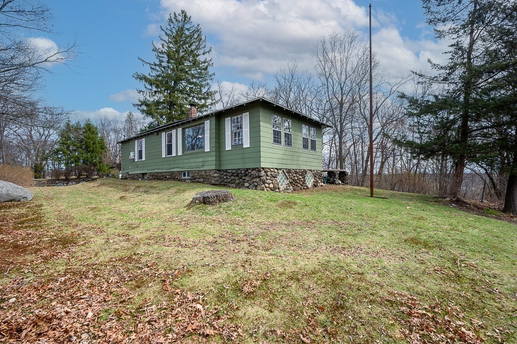 25 Wauwinet Road Worcester, MA 01605 - Photo 3 of 31 Gallery Image 3